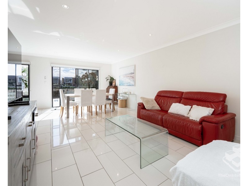 ID:21189821/126 Marina Quays Boulevard, Hope Island QLD 4212