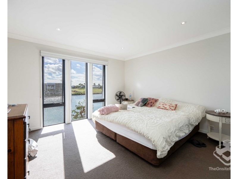 ID:21189821/126 Marina Quays Boulevard, Hope Island QLD 4212