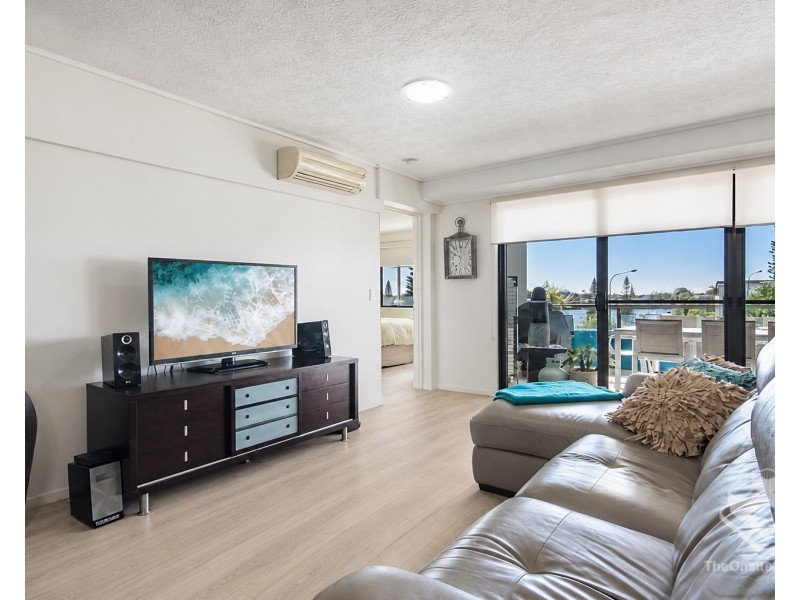 40/4 Grand Parade, Kawana Island QLD 4575