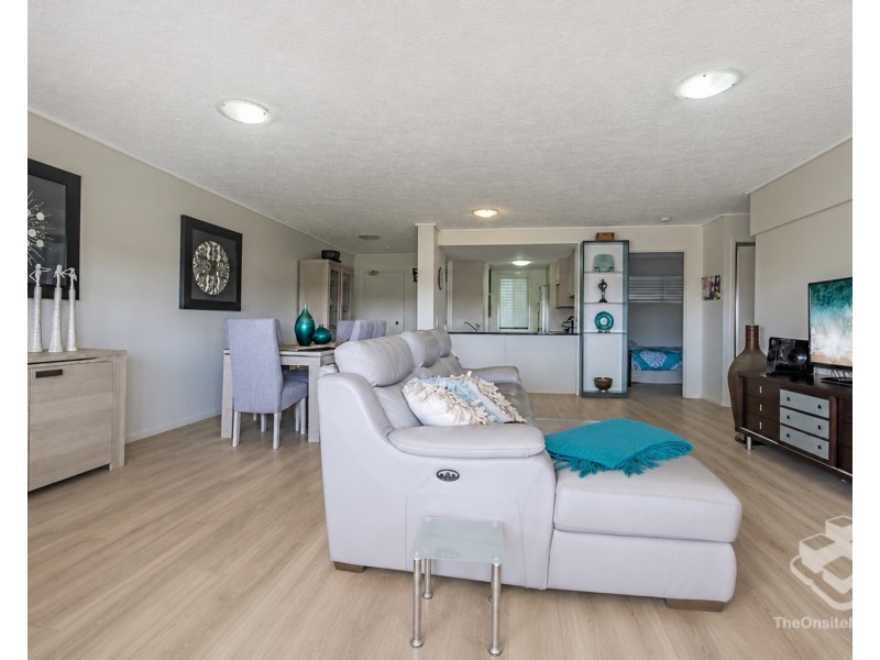 40/4 Grand Parade, Kawana Island QLD 4575