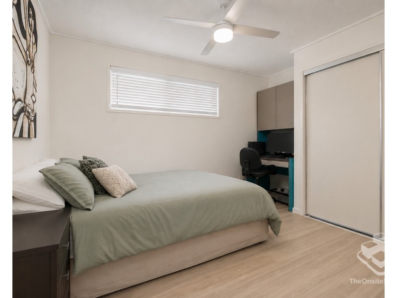 40/4 Grand Parade, Kawana Island QLD 4575