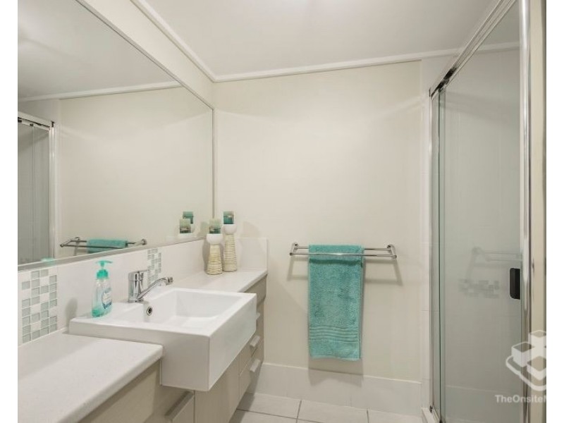 40/4 Grand Parade, Kawana Island QLD 4575