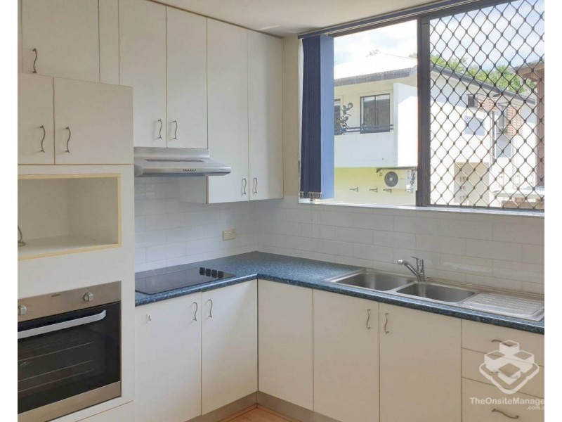 3/114 Carmody Road, St Lucia QLD 4067