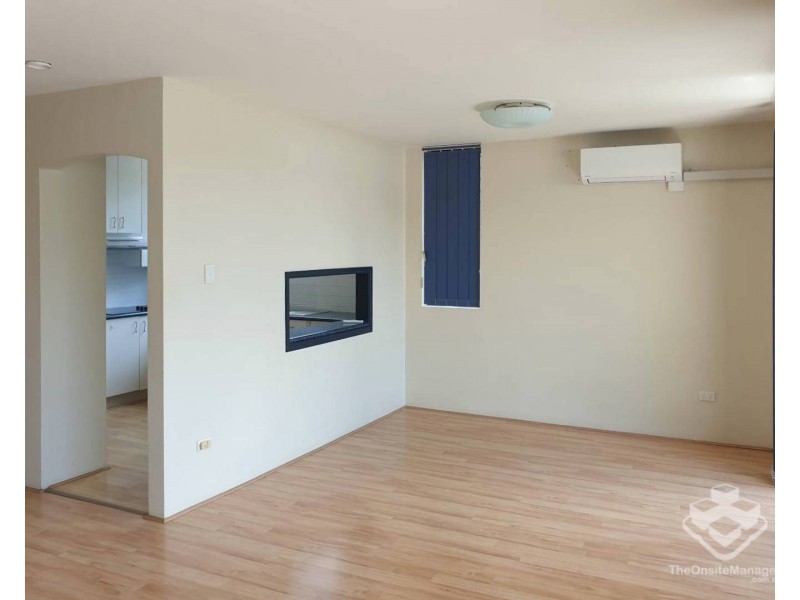 3/114 Carmody Road, St Lucia QLD 4067