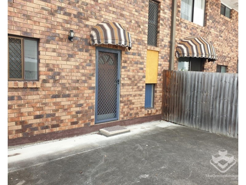 3/114 Carmody Road, St Lucia QLD 4067