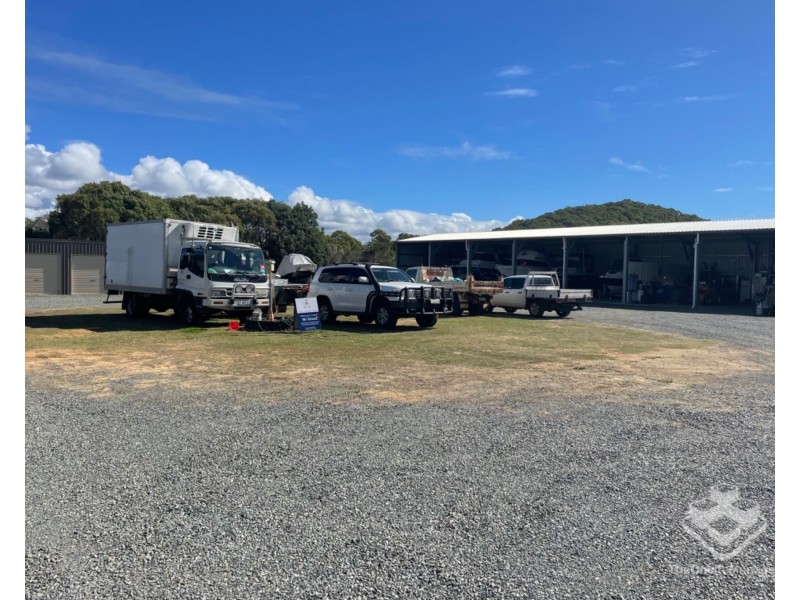 418-420 Scenic Highway, Rosslyn QLD 4703