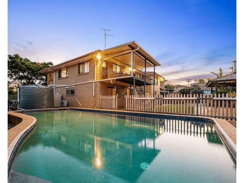 7 Muirfield Street, Macgregor QLD 4109