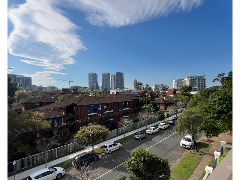 405/5 Chester Terrace, Southport QLD 4215