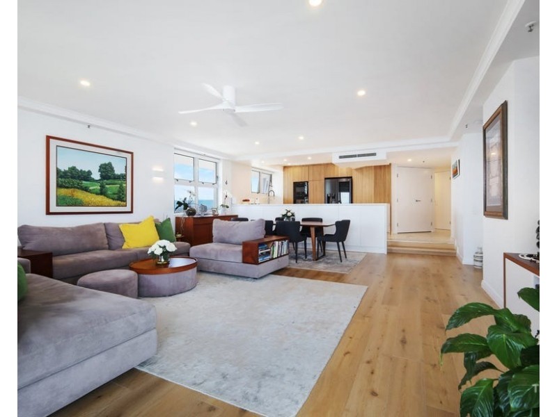 ID:21190321/12 Commodore Drive, Surfers Paradise QLD 4217