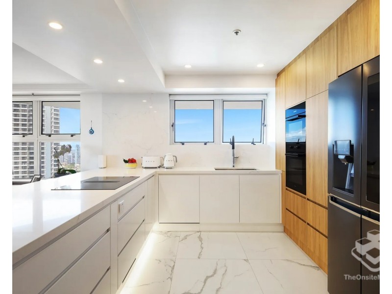 ID:21190321/12 Commodore Drive, Surfers Paradise QLD 4217
