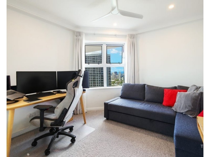 ID:21190321/12 Commodore Drive, Surfers Paradise QLD 4217