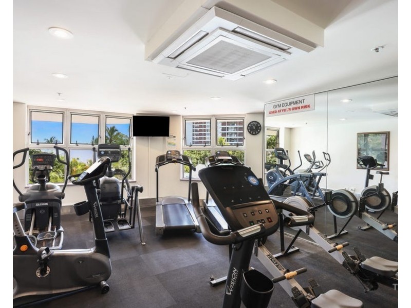 ID:21190321/12 Commodore Drive, Surfers Paradise QLD 4217