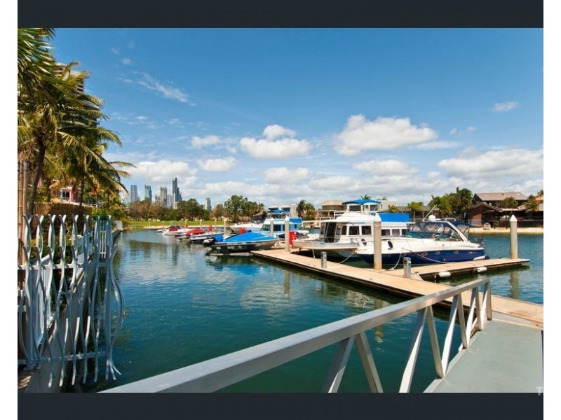 ID:21190321/12 Commodore Drive, Surfers Paradise QLD 4217