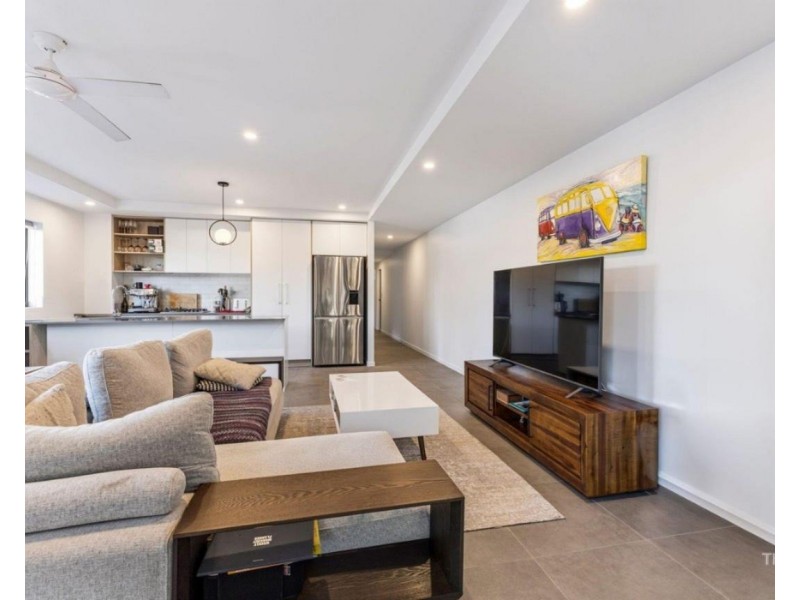 202/9 Violet Street, Redcliffe QLD 4020