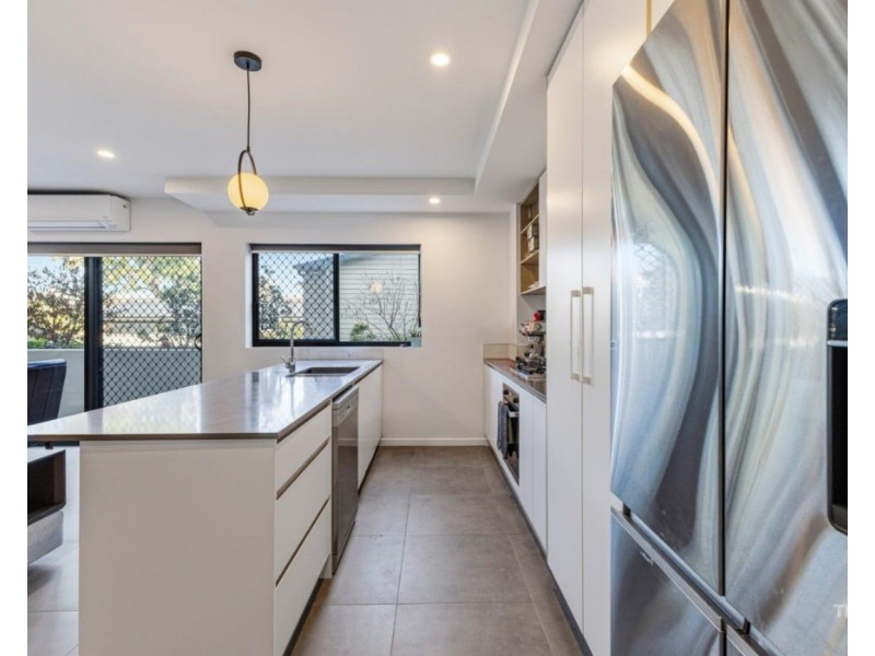 202/9 Violet Street, Redcliffe QLD 4020