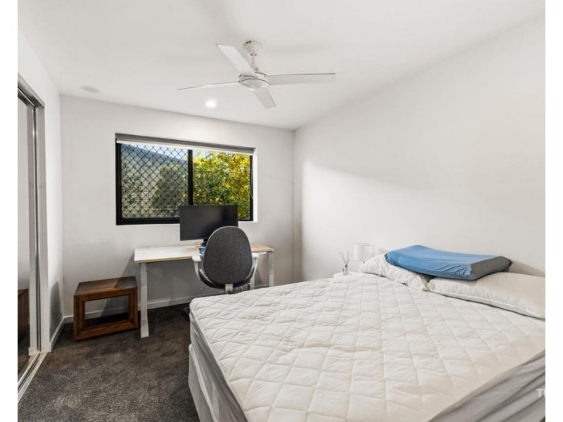 202/9 Violet Street, Redcliffe QLD 4020