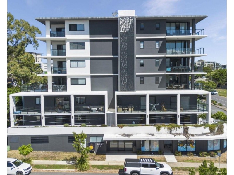 202/9 Violet Street, Redcliffe QLD 4020