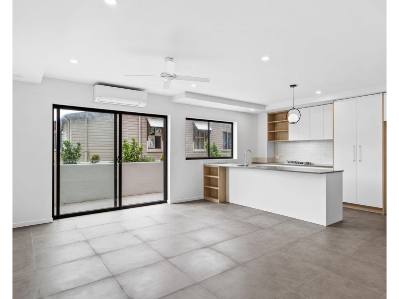 202/9 Violet Street, Redcliffe QLD 4020