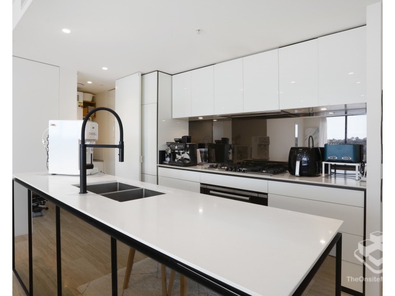 303a/1 Benowa Road, Benowa QLD 4217