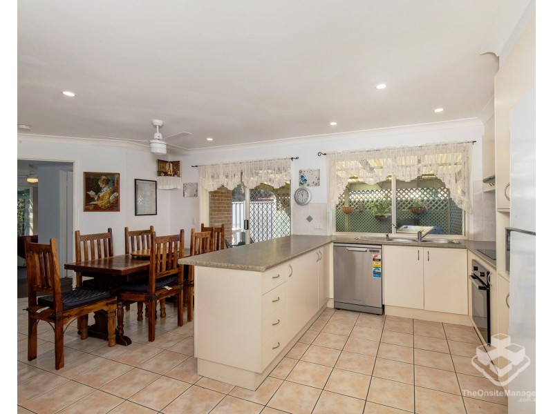 102 Cootharaba Drive, Helensvale QLD 4212