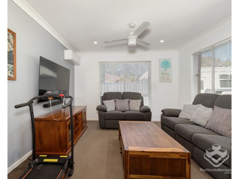 102 Cootharaba Drive, Helensvale QLD 4212