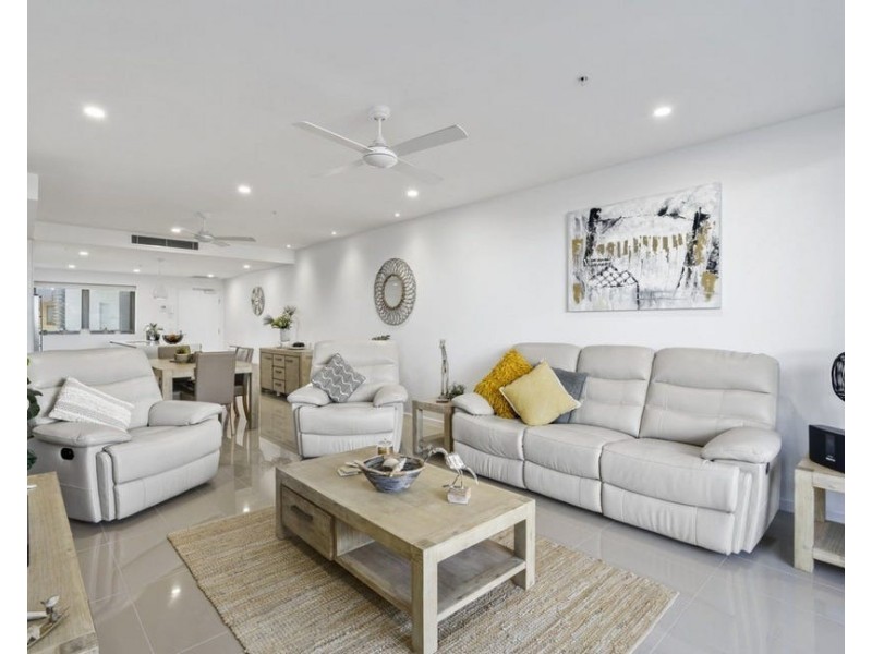 ID:21190822/388 Marine Parade, Labrador QLD 4215