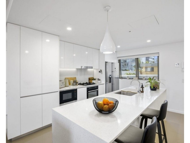 ID:21190822/388 Marine Parade, Labrador QLD 4215