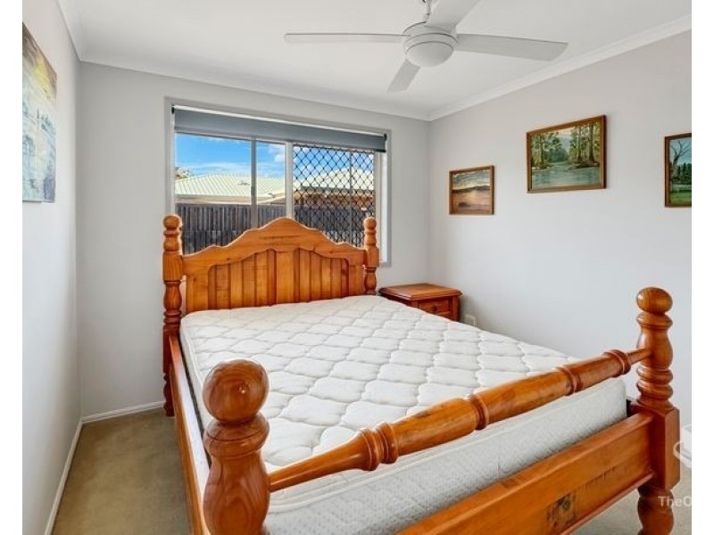 6 Twolyn Street, Urangan QLD 4655