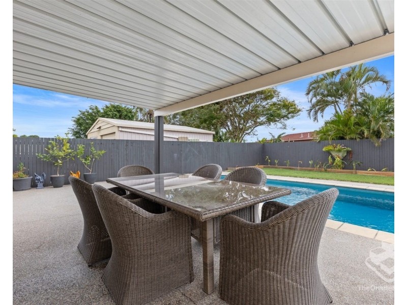 6 Twolyn Street, Urangan QLD 4655