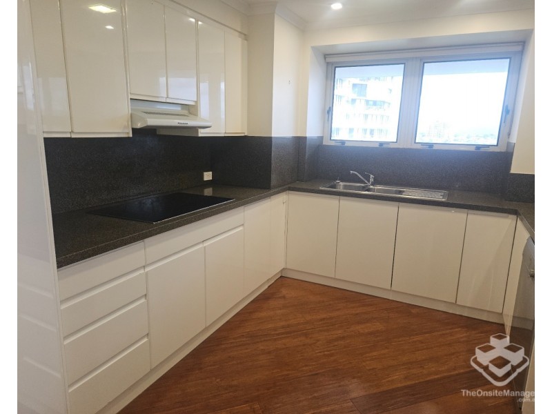 ID:21190867/12 Commodore Drive, Surfers Paradise QLD 4217