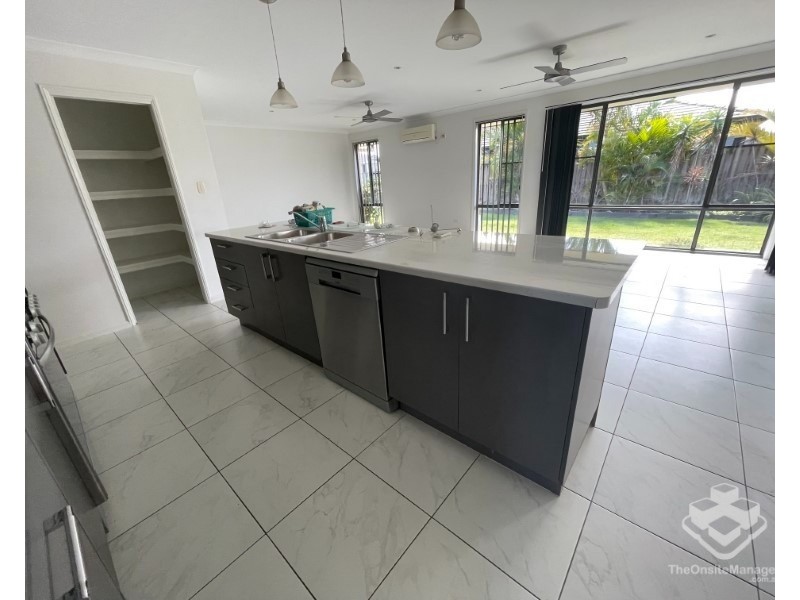 10 Parkview Street, Wondunna QLD 4655