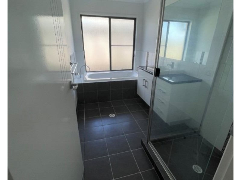 10 Parkview Street, Wondunna QLD 4655