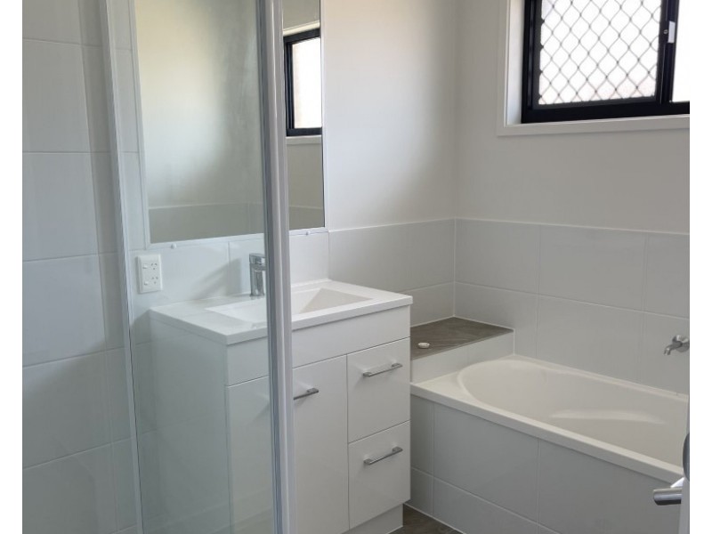 54 Girraween Way, Eli Waters QLD 4655