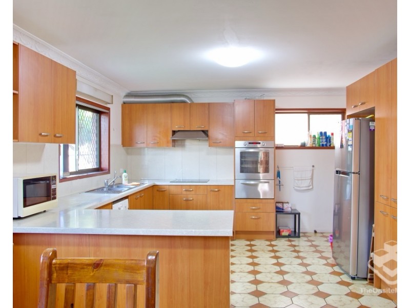86 Andaman Street, Jamboree Heights QLD 4074