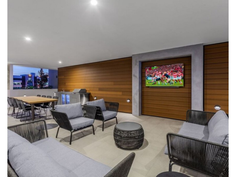 ID:21191072/8 Holden Street, Woolloongabba QLD 4102
