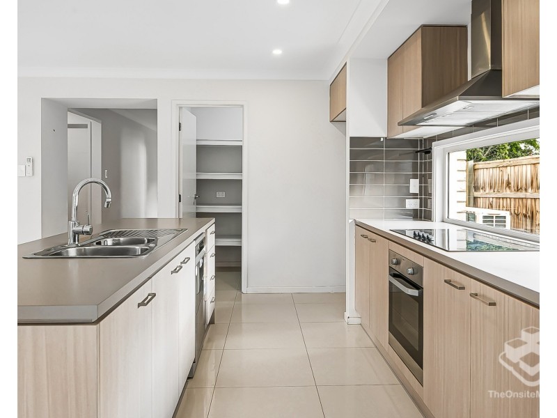 8 Anook Avenue, Browns Plains QLD 4118