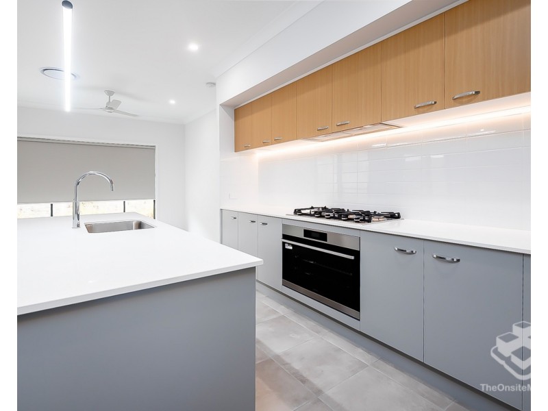 68 Redcomb Drive, Park Ridge QLD 4125