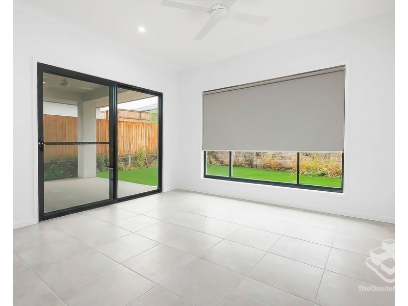 68 Redcomb Drive, Park Ridge QLD 4125