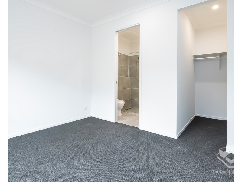 68 Redcomb Drive, Park Ridge QLD 4125