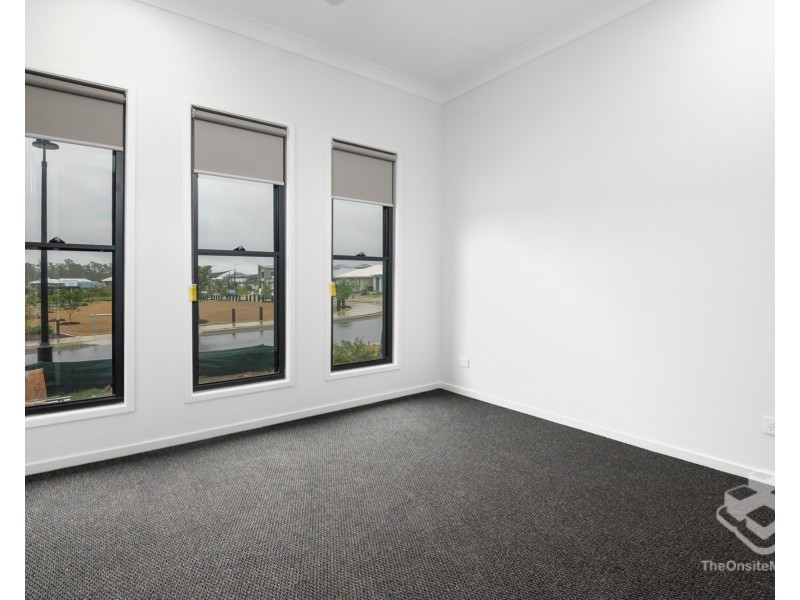 68 Redcomb Drive, Park Ridge QLD 4125