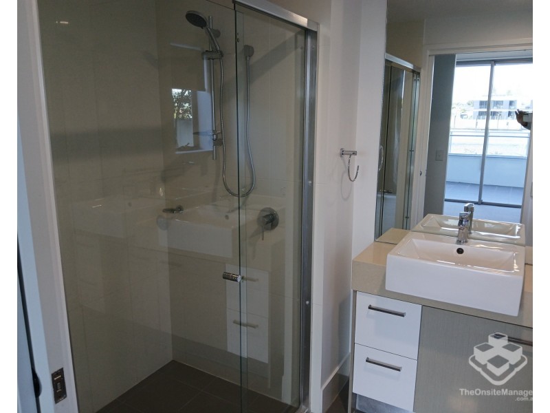 ID:21191327/30-32 Paradise Island, Surfers Paradise QLD 4217