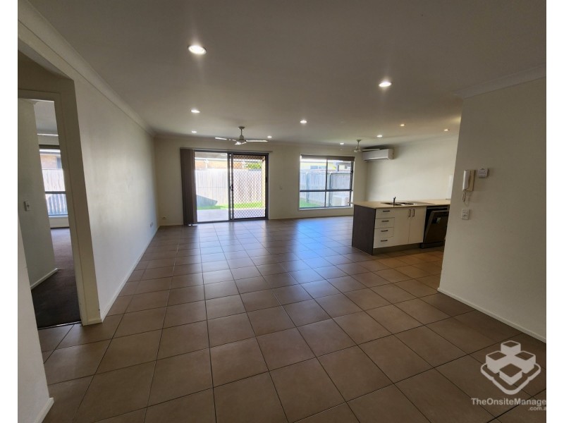 ID:21191352/230 Pulgul, Urangan QLD 4655
