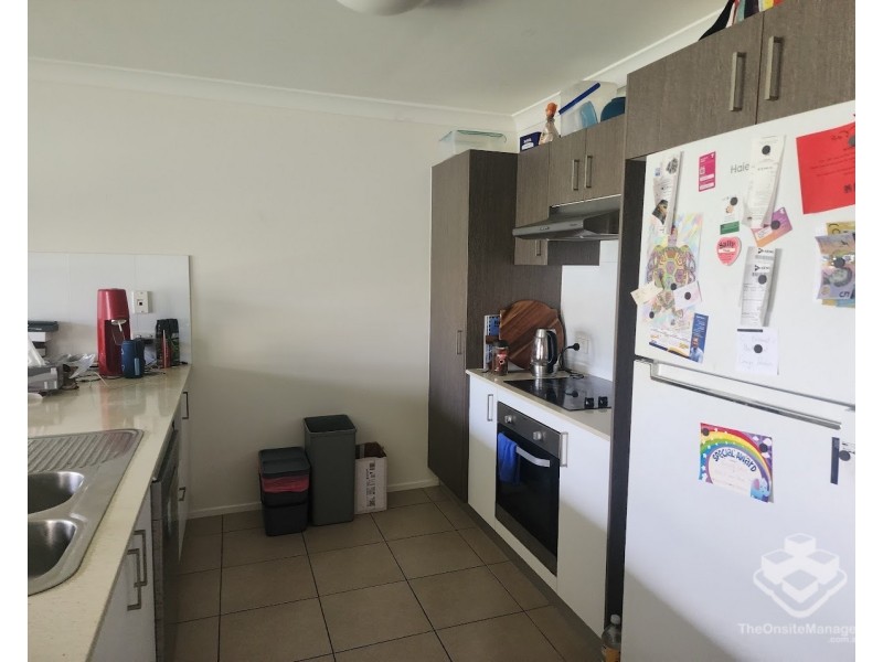 ID:21191352/230 Pulgul, Urangan QLD 4655