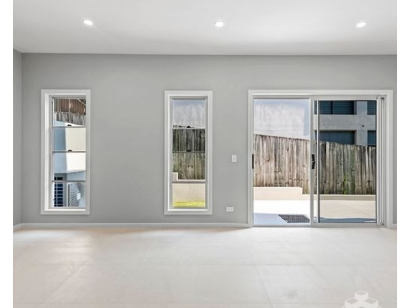 1A View Street, Holland Park QLD 4121