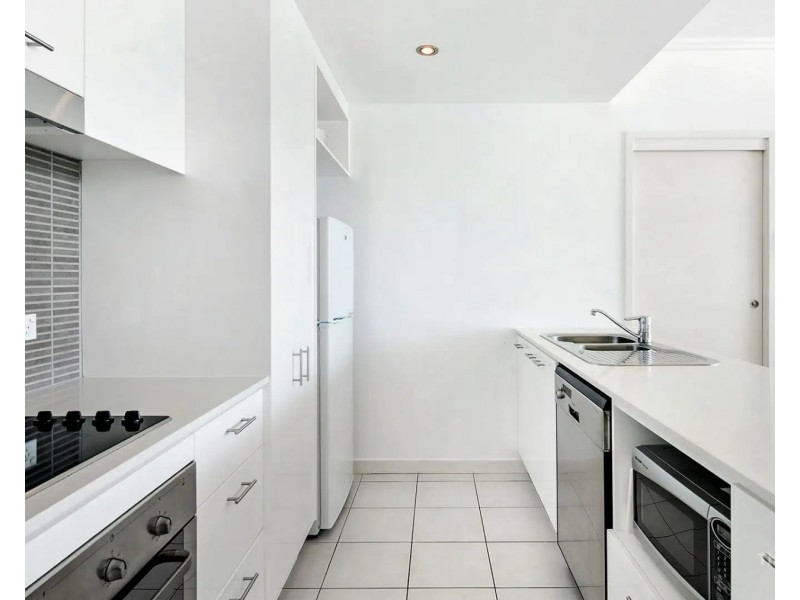 ID:21191682/ 33 T E Peters Drive, Broadbeach QLD 4218