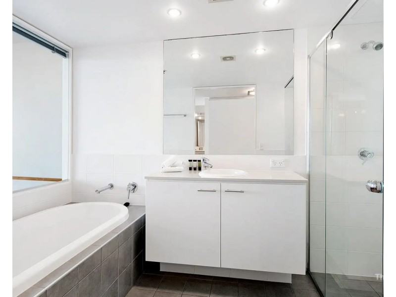 ID:21191682/ 33 T E Peters Drive, Broadbeach QLD 4218