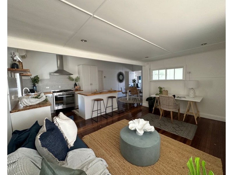 24 Maryvale Street, West End QLD 4810
