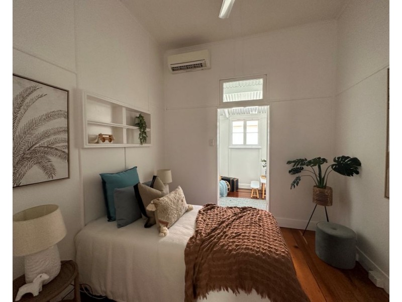 24 Maryvale Street, West End QLD 4810