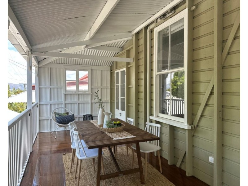 24 Maryvale Street, West End QLD 4810
