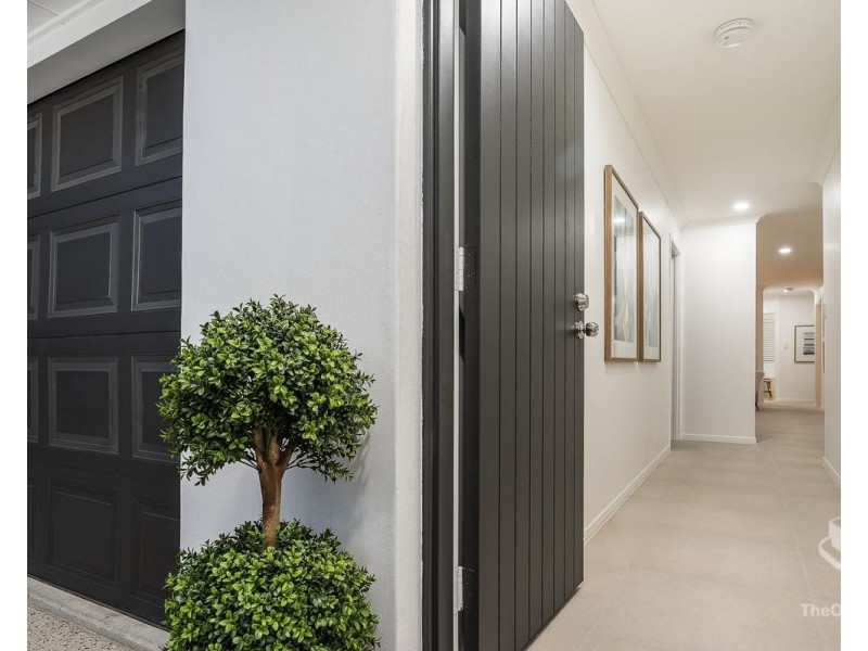 72 Watarrka Drive, Parkinson QLD 4115